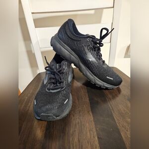 Brooks Shoes‎